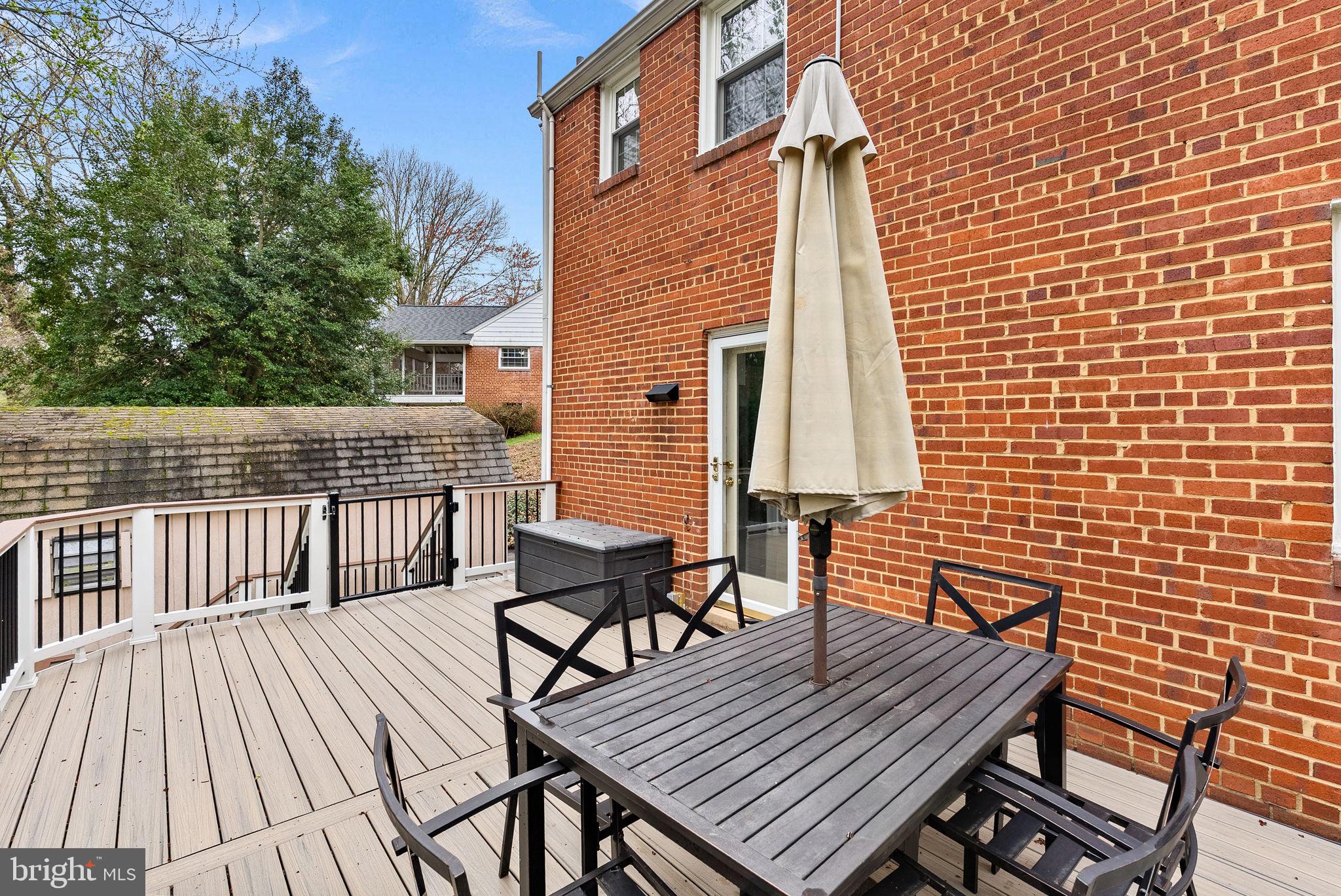 BROYHILL CREST - Residential