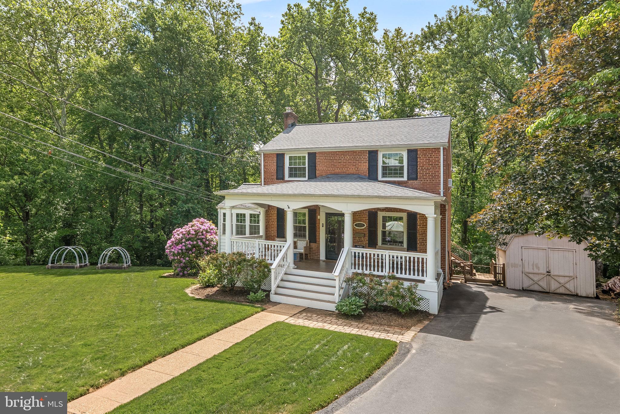 BROYHILL CREST - Residential