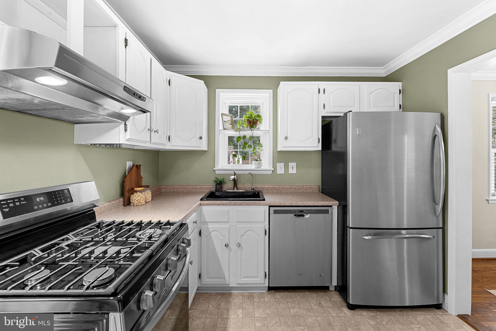 BROYHILL CREST - Residential