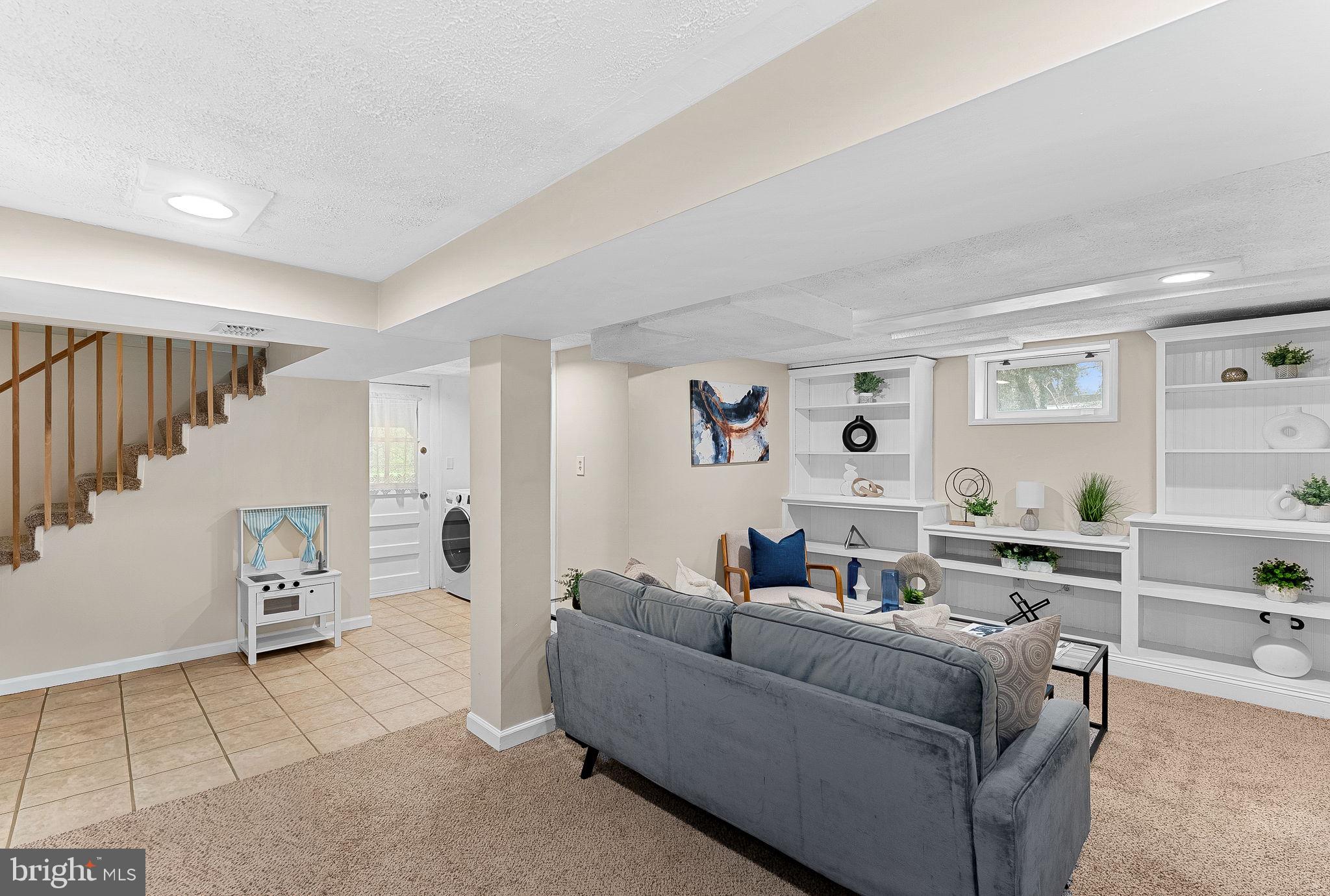 BROYHILL CREST - Residential