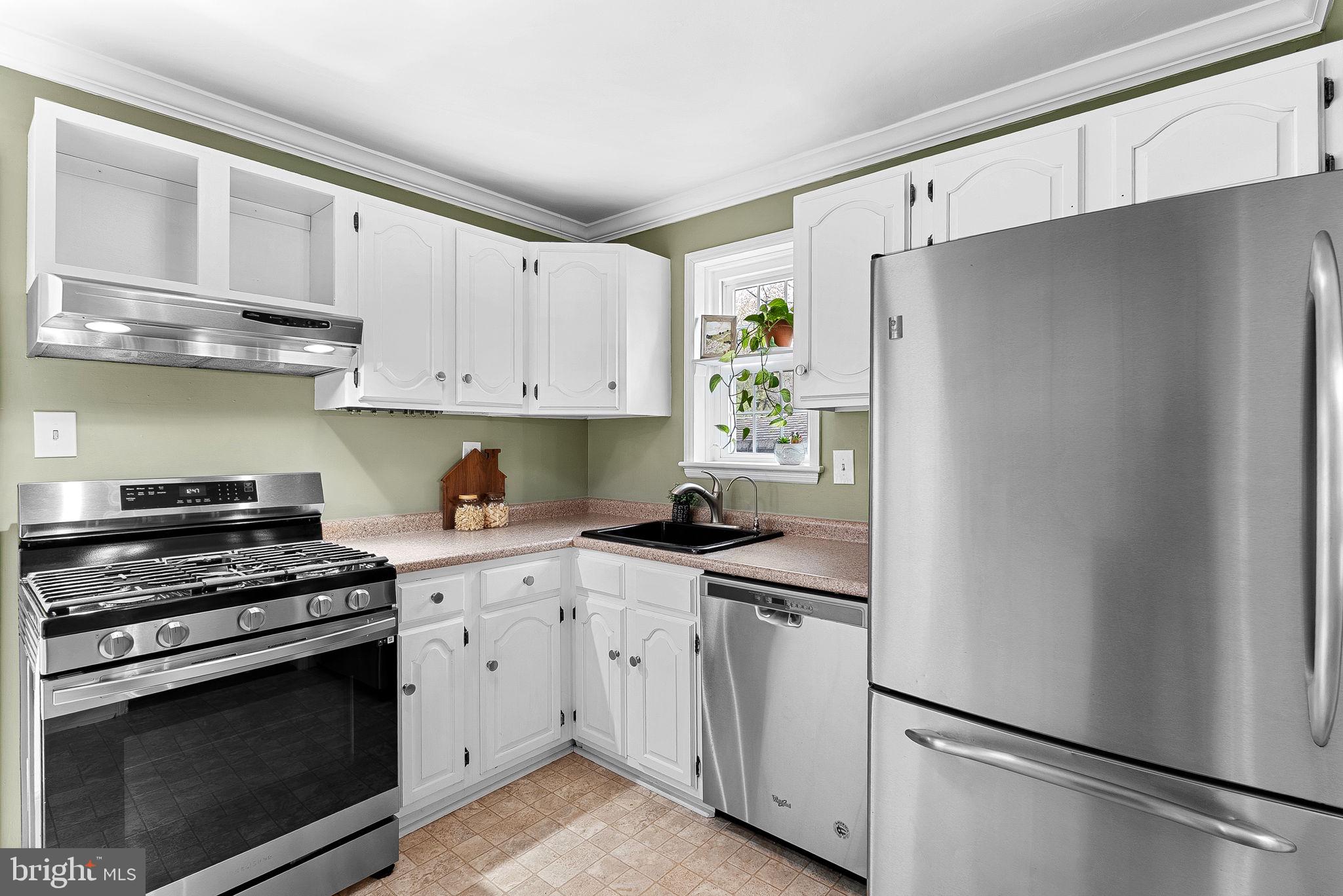 BROYHILL CREST - Residential