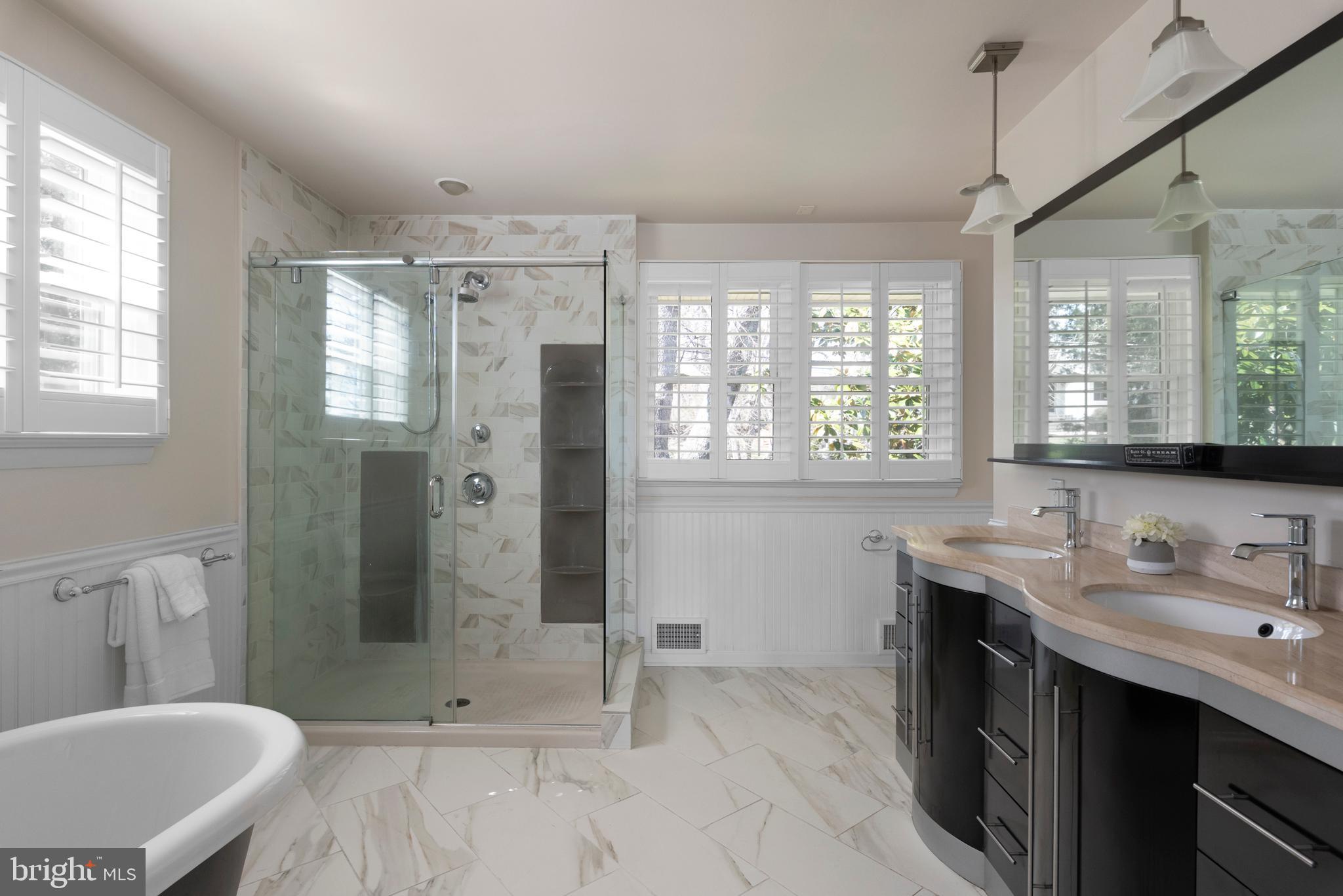 WILD ROSE SHORES - Residential