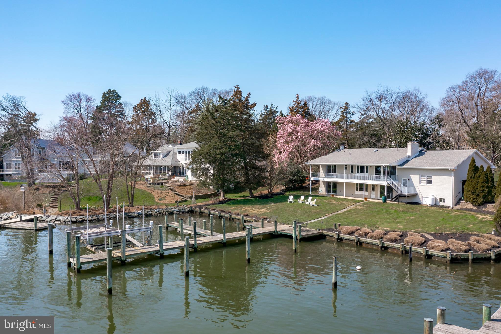 WILD ROSE SHORES - Residential