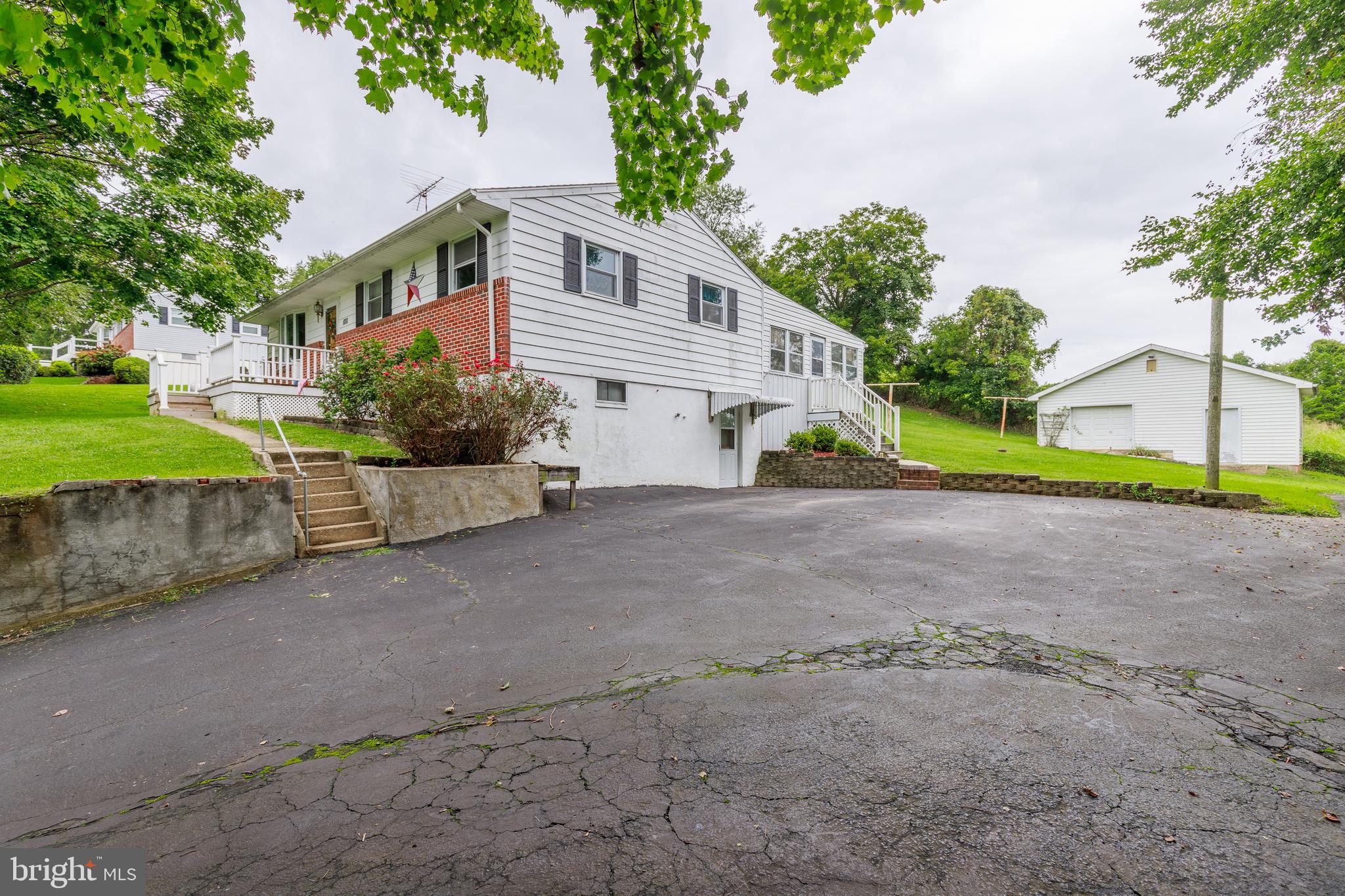 JARRETTSVILLE - Residential