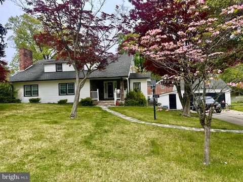 211 S COLUMBIA STREET WOODBURY NJ 08096