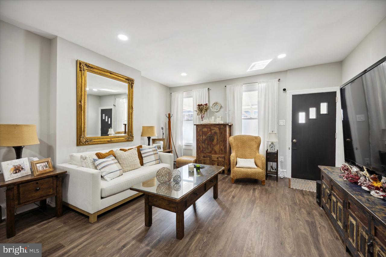 KING OF PRUSSIA - Residential Lease