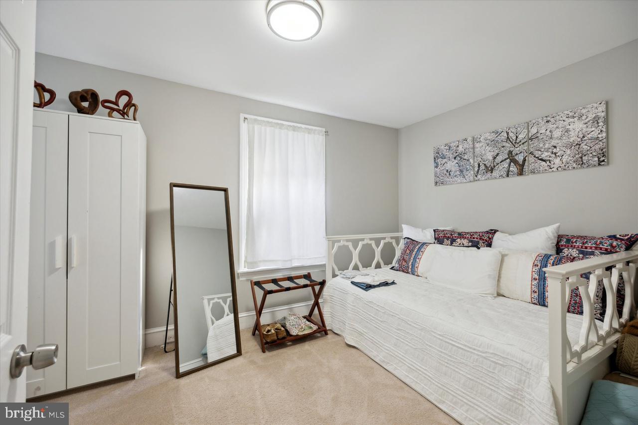 KING OF PRUSSIA - Residential Lease