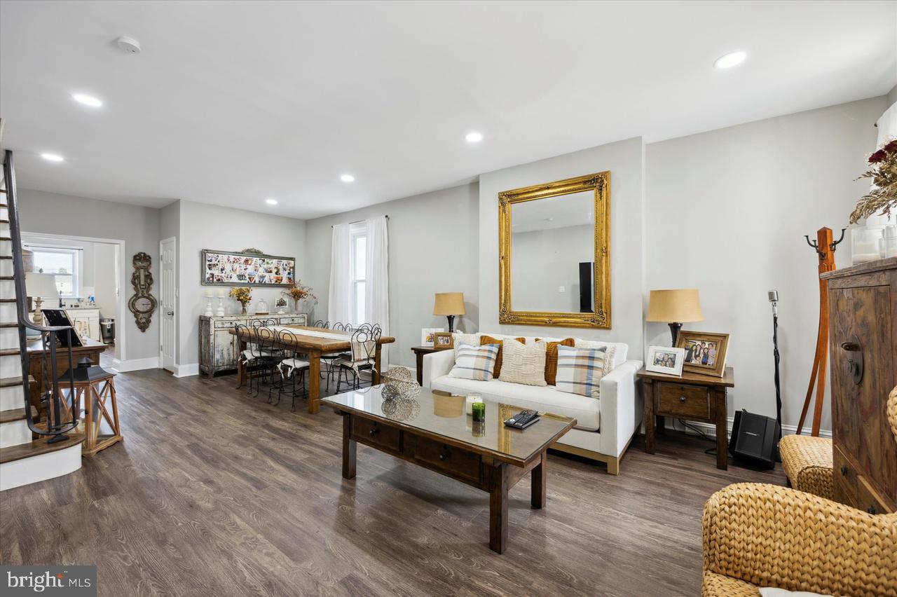 KING OF PRUSSIA - Residential Lease