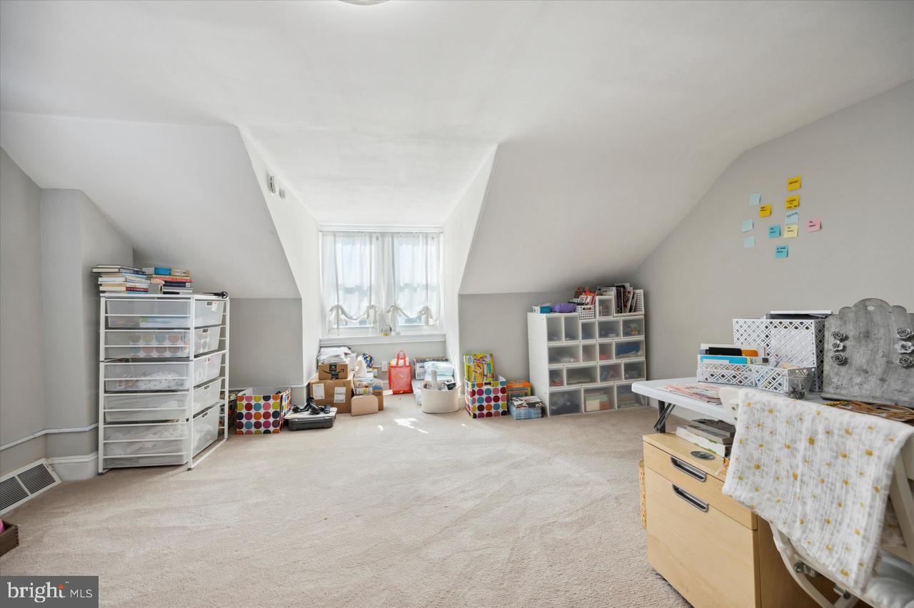 KING OF PRUSSIA - Residential Lease