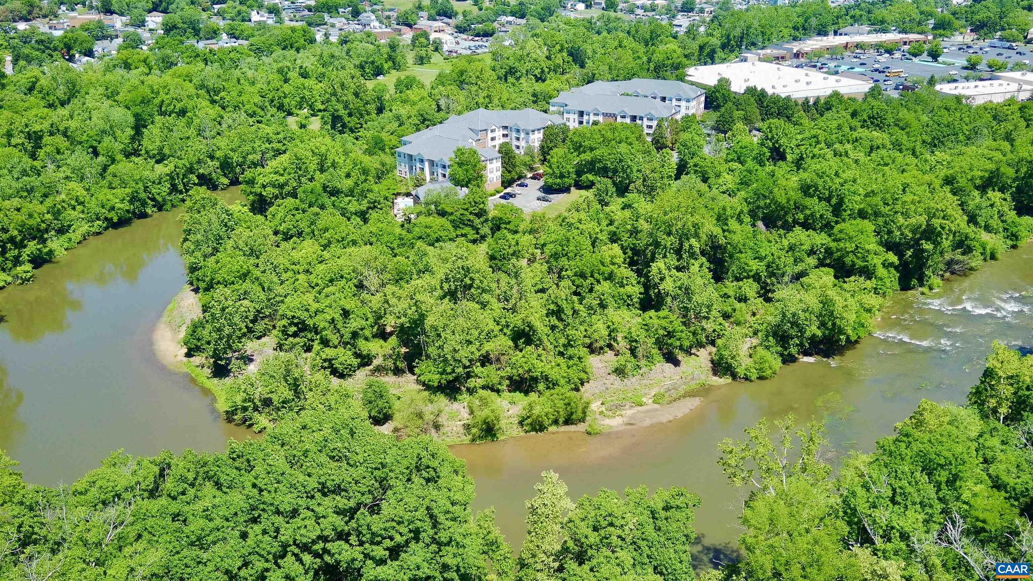 270 RIVERBEND DR 1F