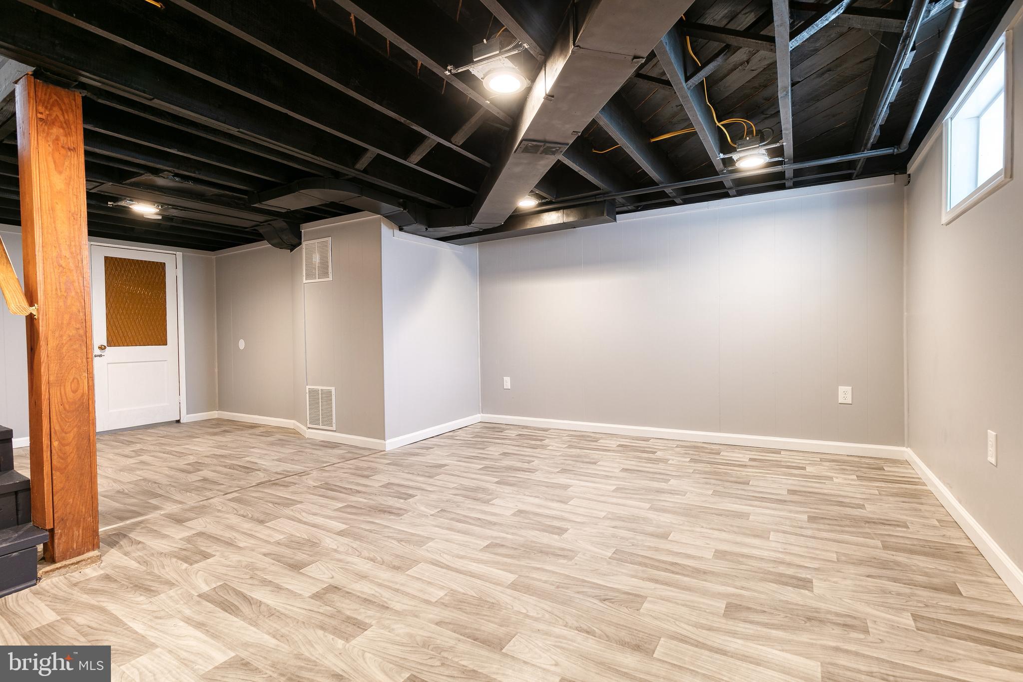 GAYLORD MANOR - Residential Lease