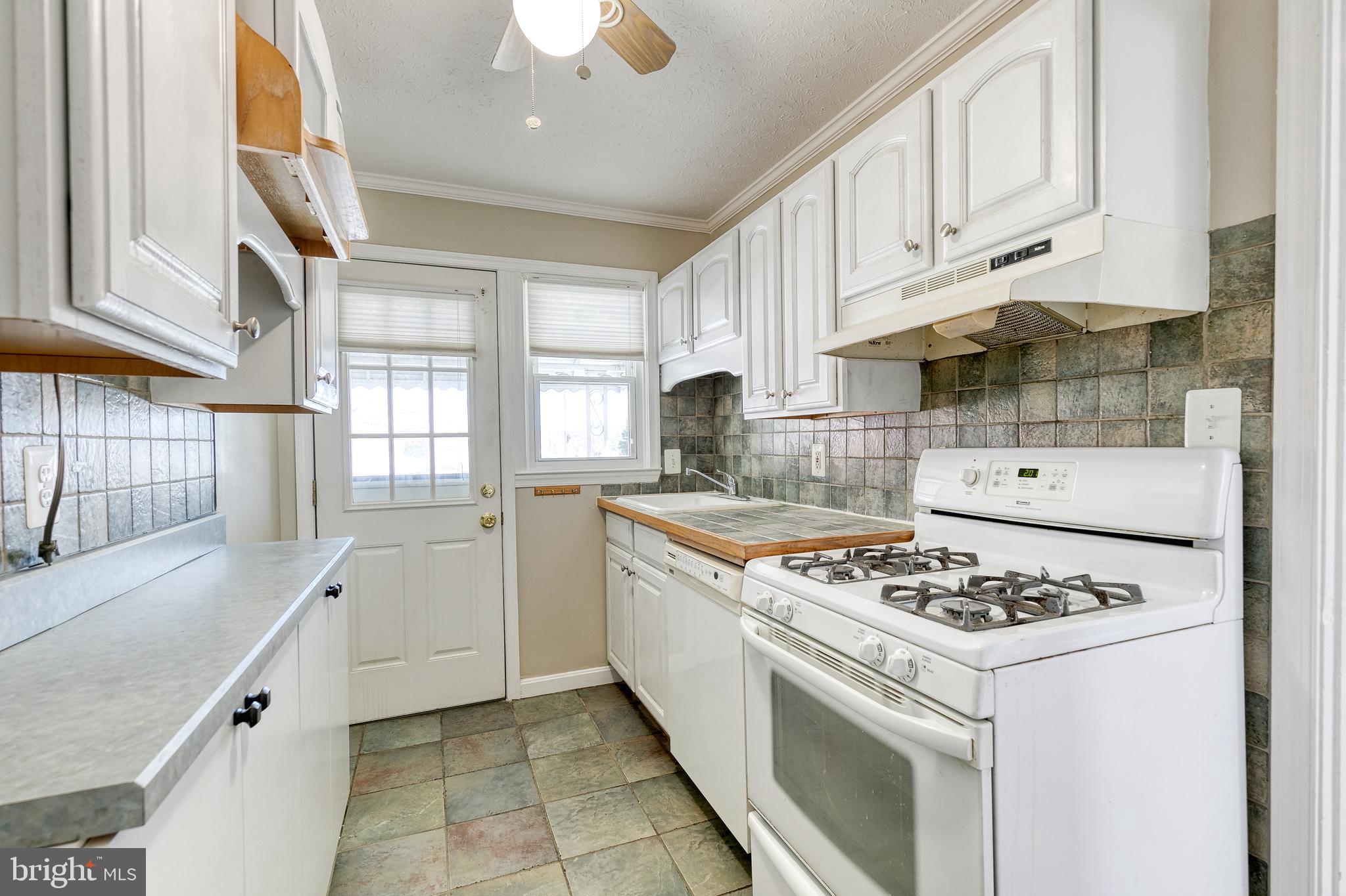 GAYLORD MANOR - Residential Lease