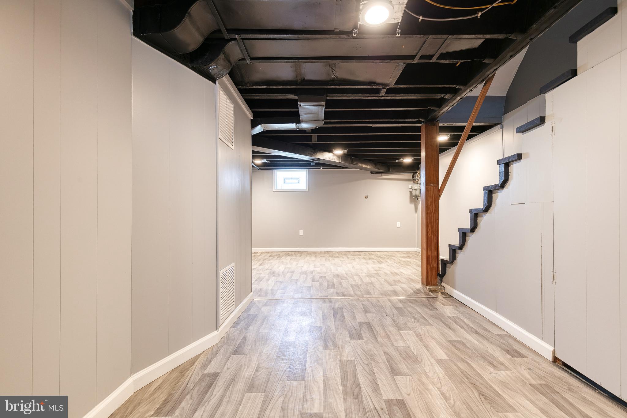 GAYLORD MANOR - Residential Lease