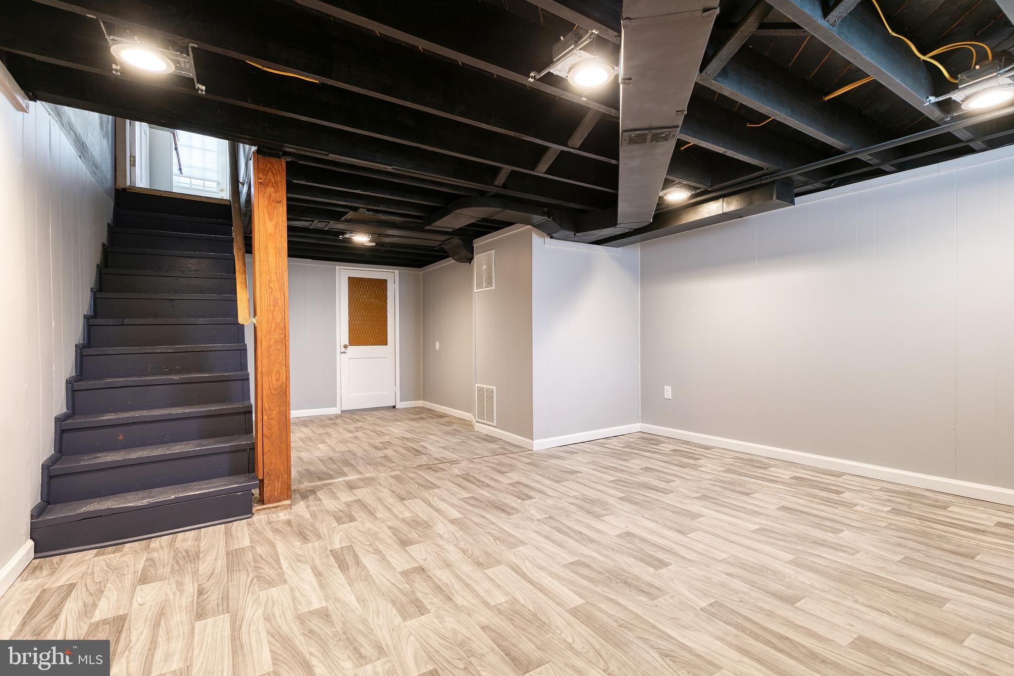 GAYLORD MANOR - Residential Lease