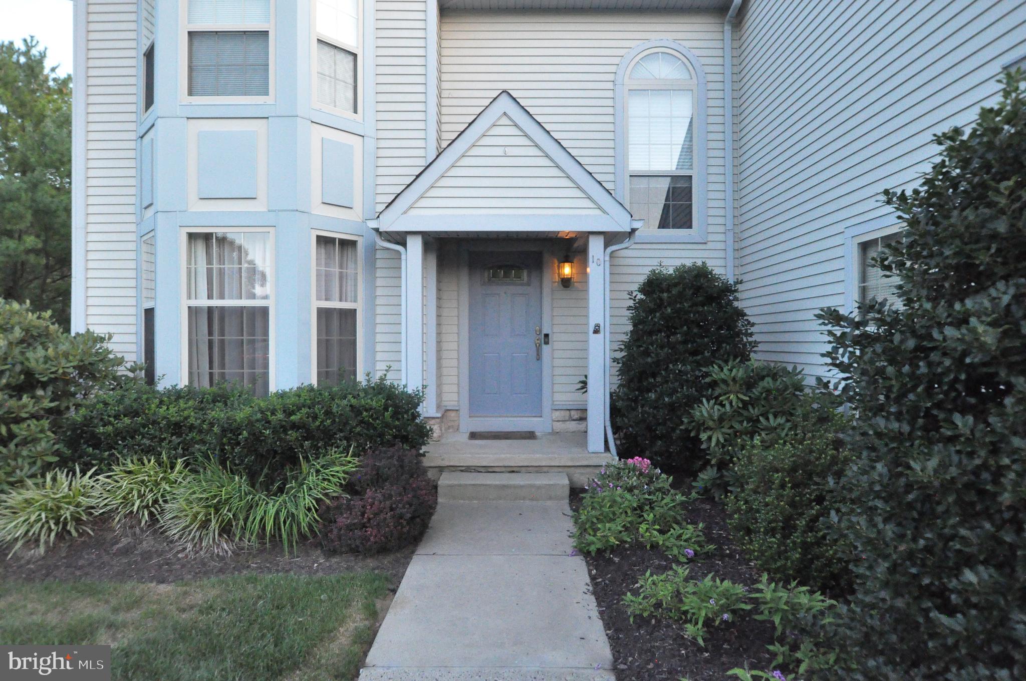 10 FARMHOUSE LANE