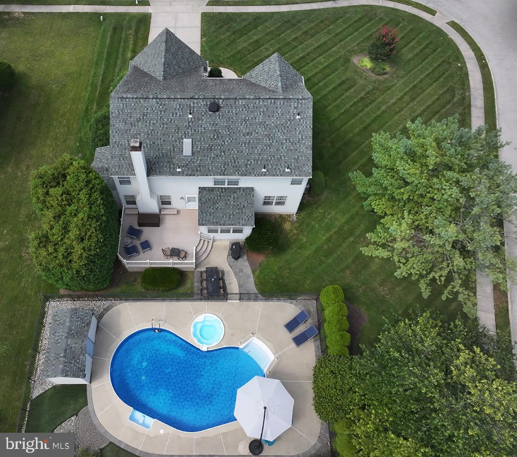 10 FARMHOUSE LANE