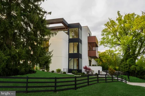 7805 Moorland Lane, Bethesda, MD MLS: MDMC2168456