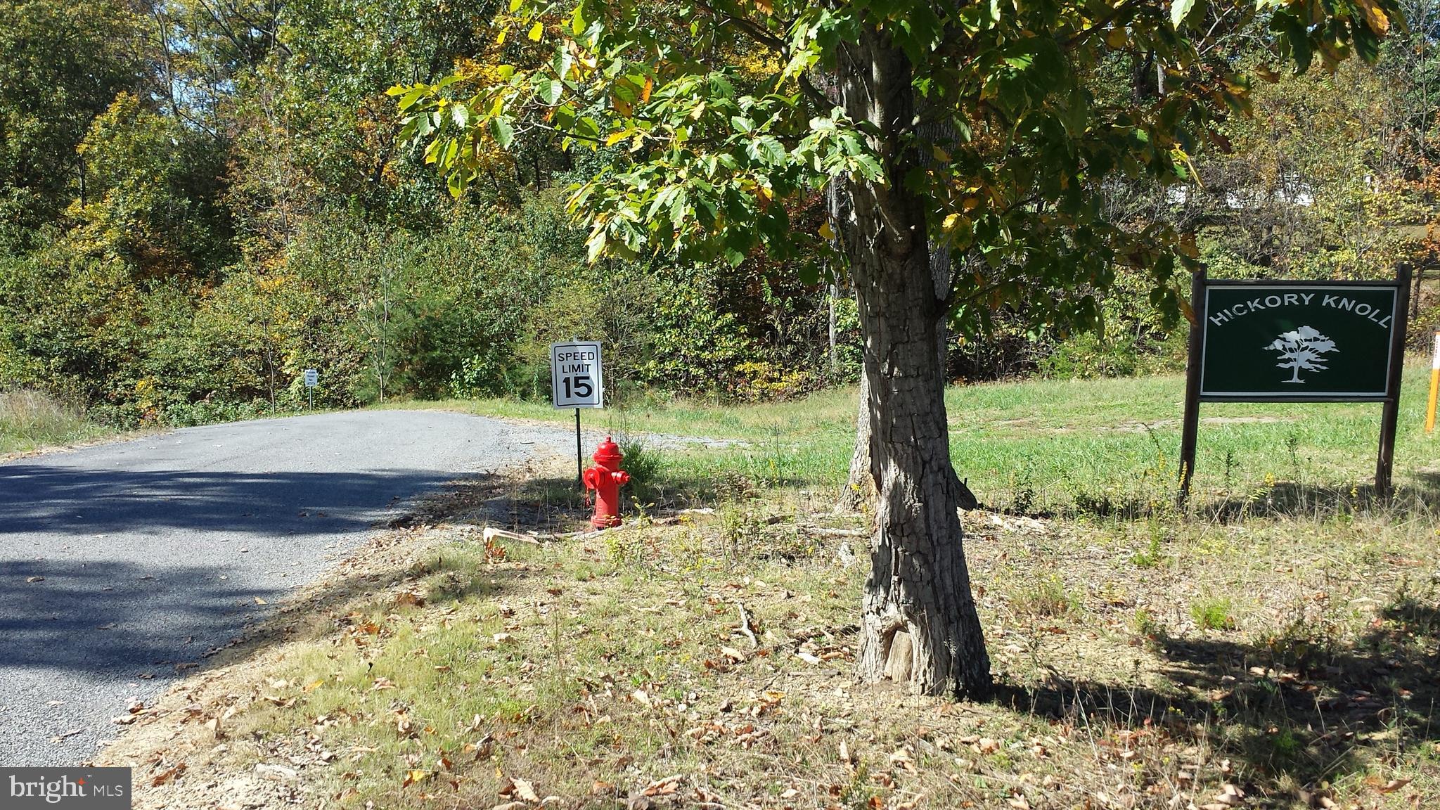 HICKORY KNOLL - Land