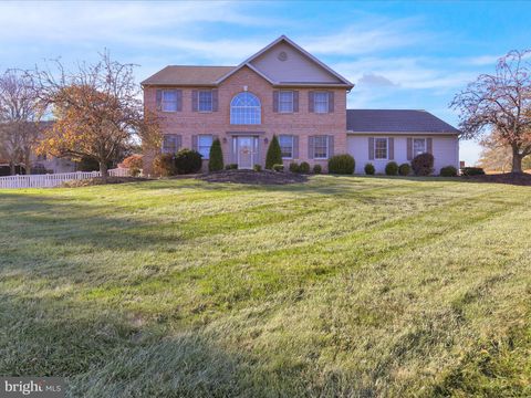 11 FAIRWAY DRIVE BERNVILLE PA 19506