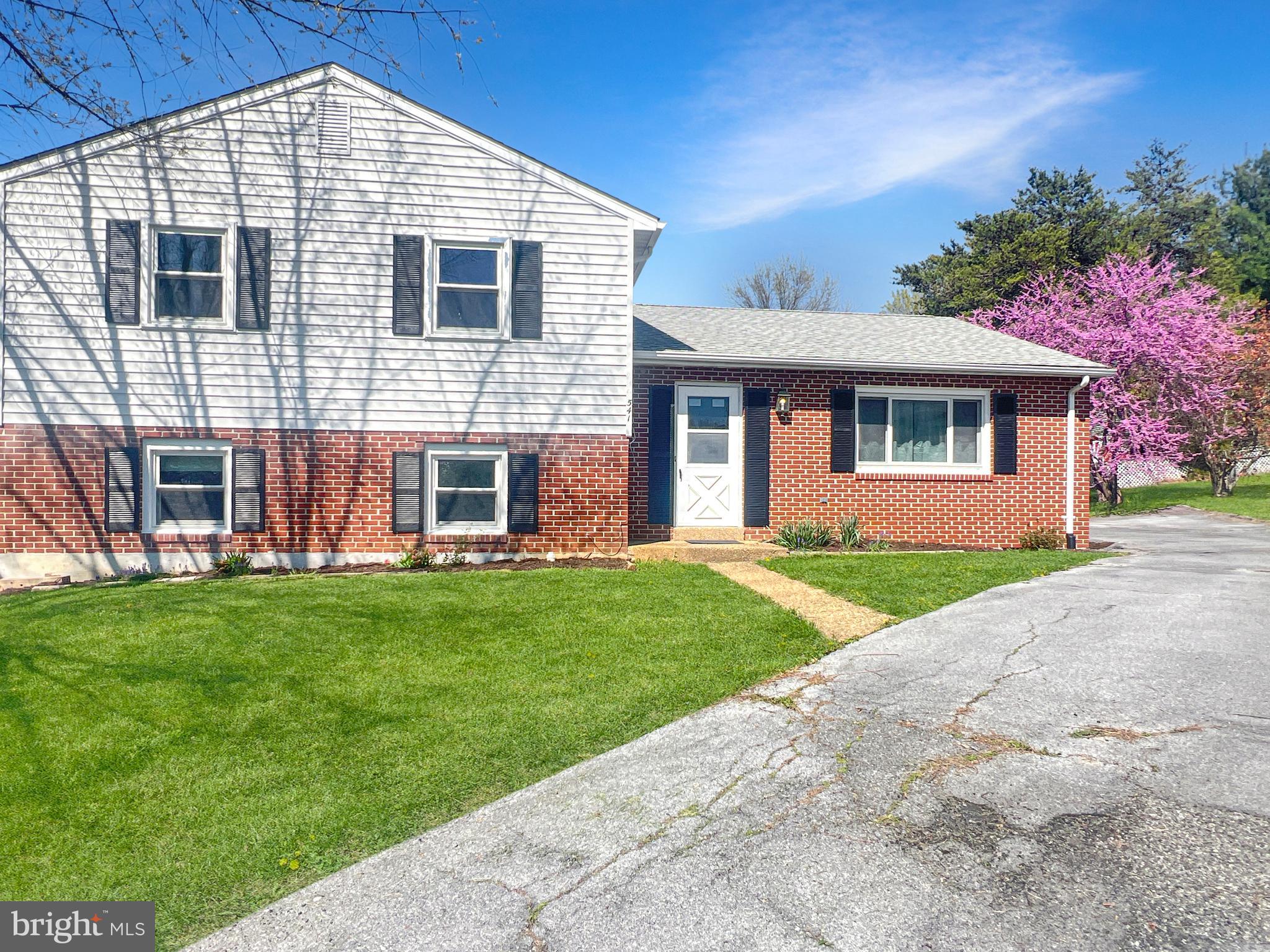 541 RIDER COURT