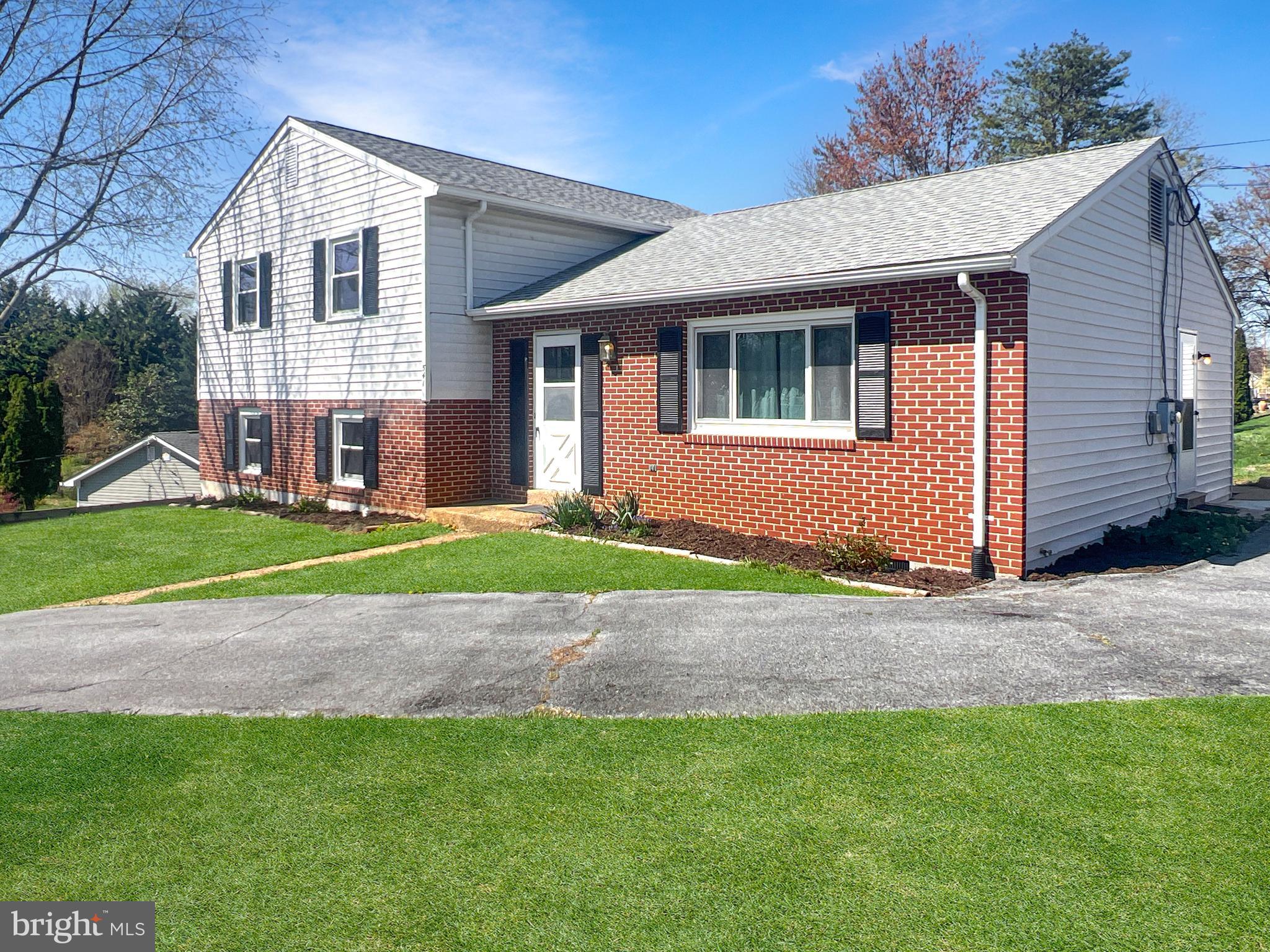 541 RIDER COURT