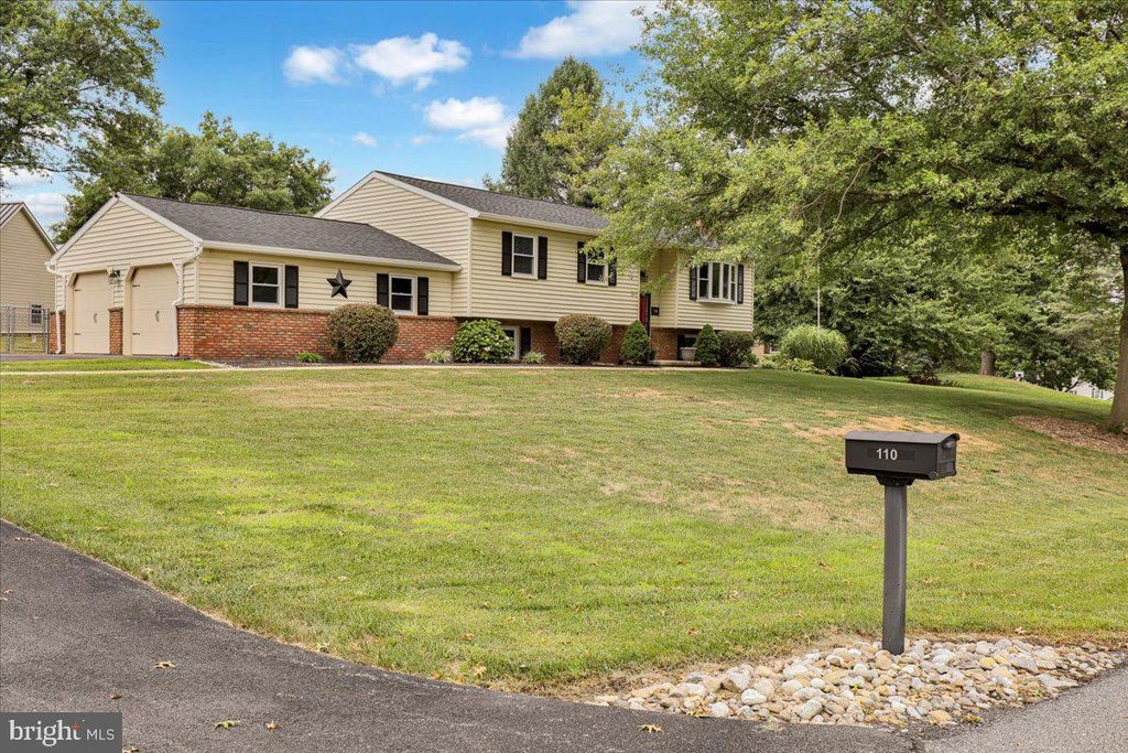 Photo of 110 Meadow View Lane, Bainbridge, PA 17502 (MLS # PALA2053796)