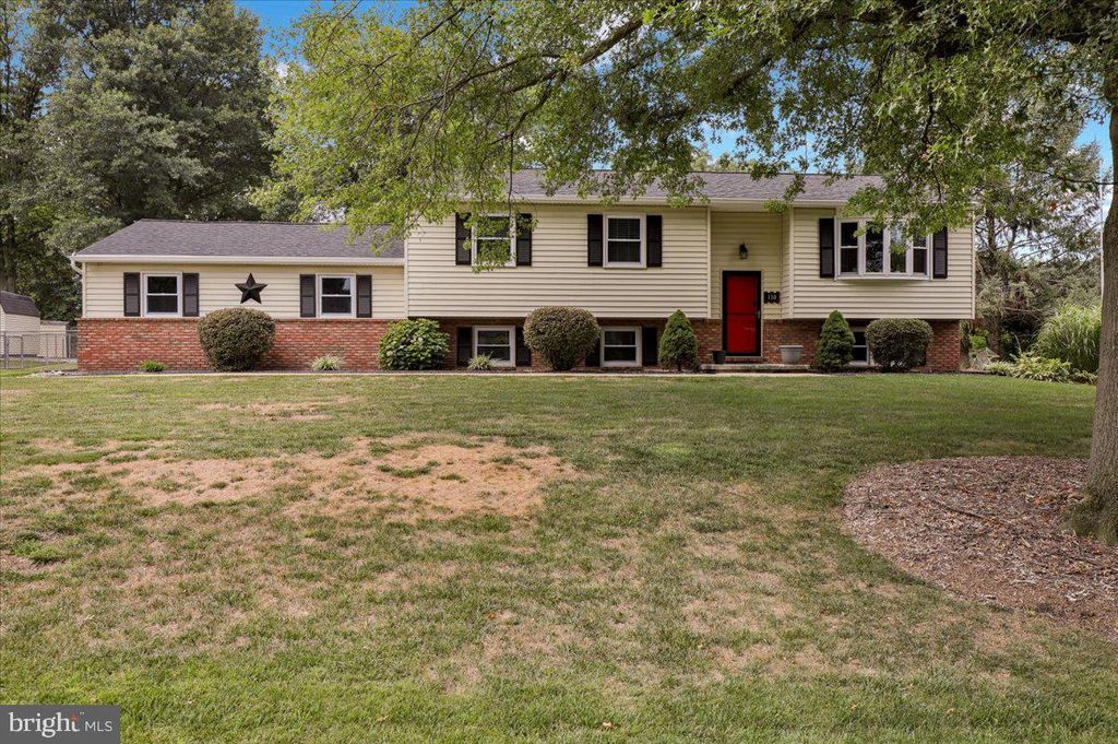 Photo of 110 Meadow View Lane, Bainbridge, PA 17502 (MLS # PALA2053796)