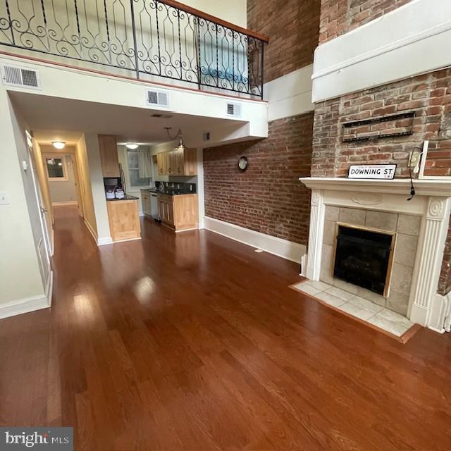 LOGAN/SHAW - Residential Lease
