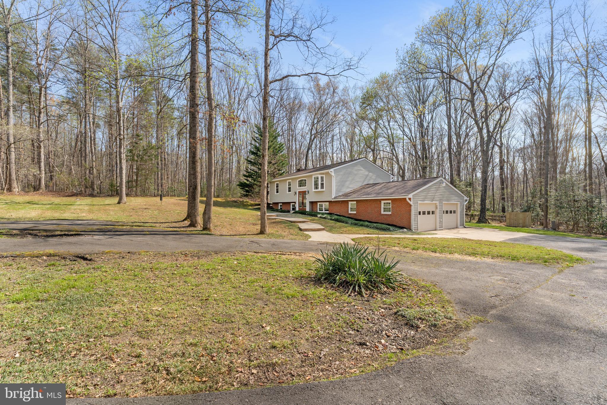 MOTTS RUN ESTATES - Residential