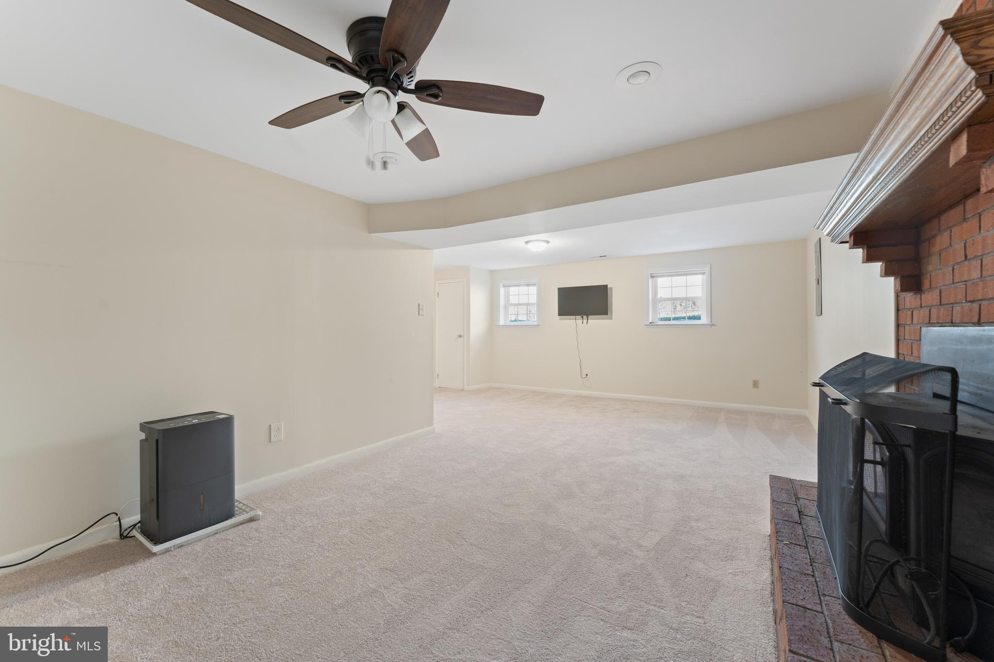 MOTTS RUN ESTATES - Residential