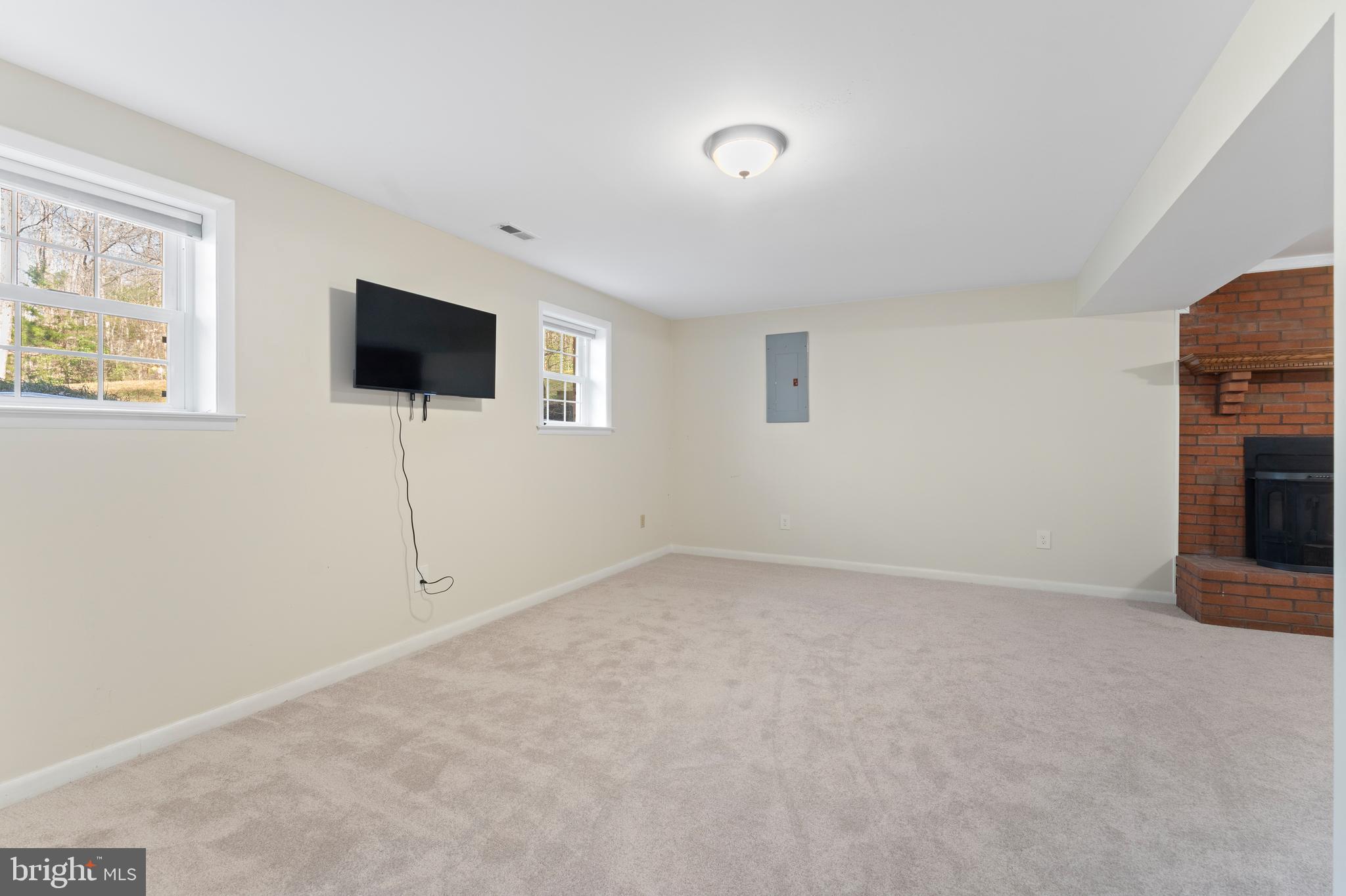 MOTTS RUN ESTATES - Residential