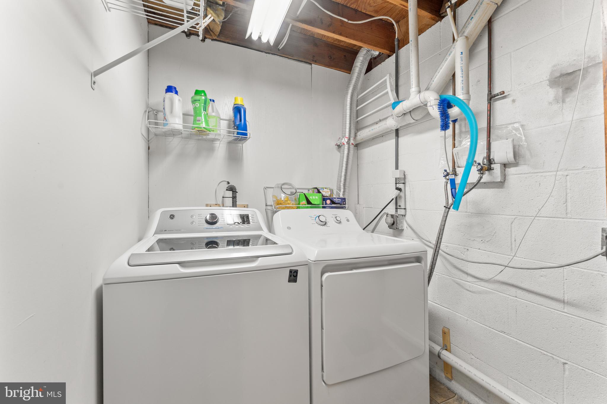 MOTTS RUN ESTATES - Residential