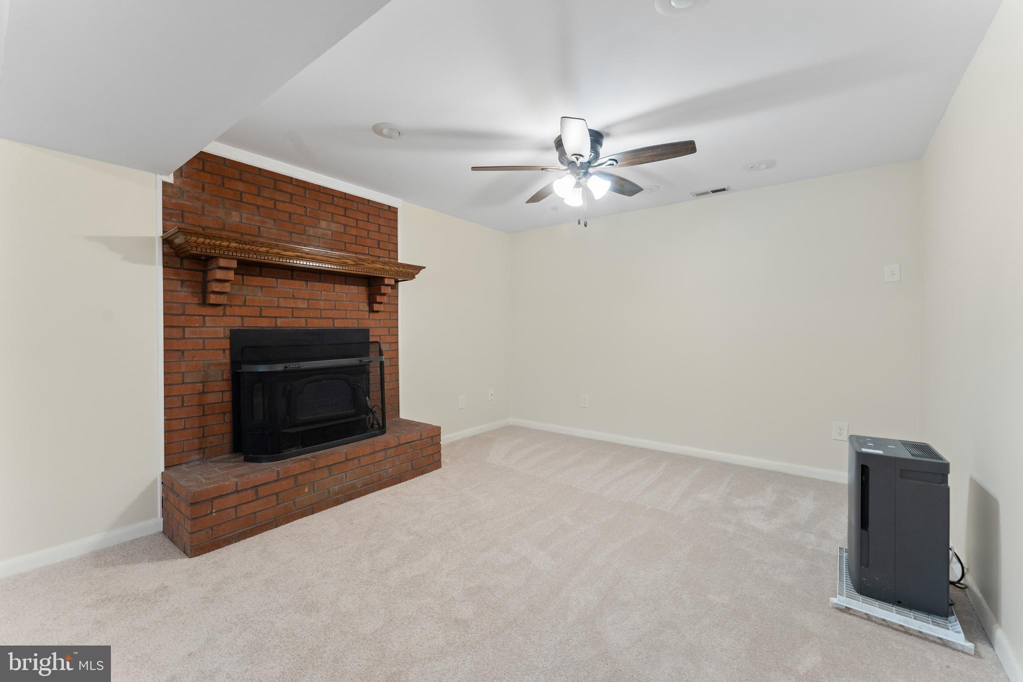 MOTTS RUN ESTATES - Residential