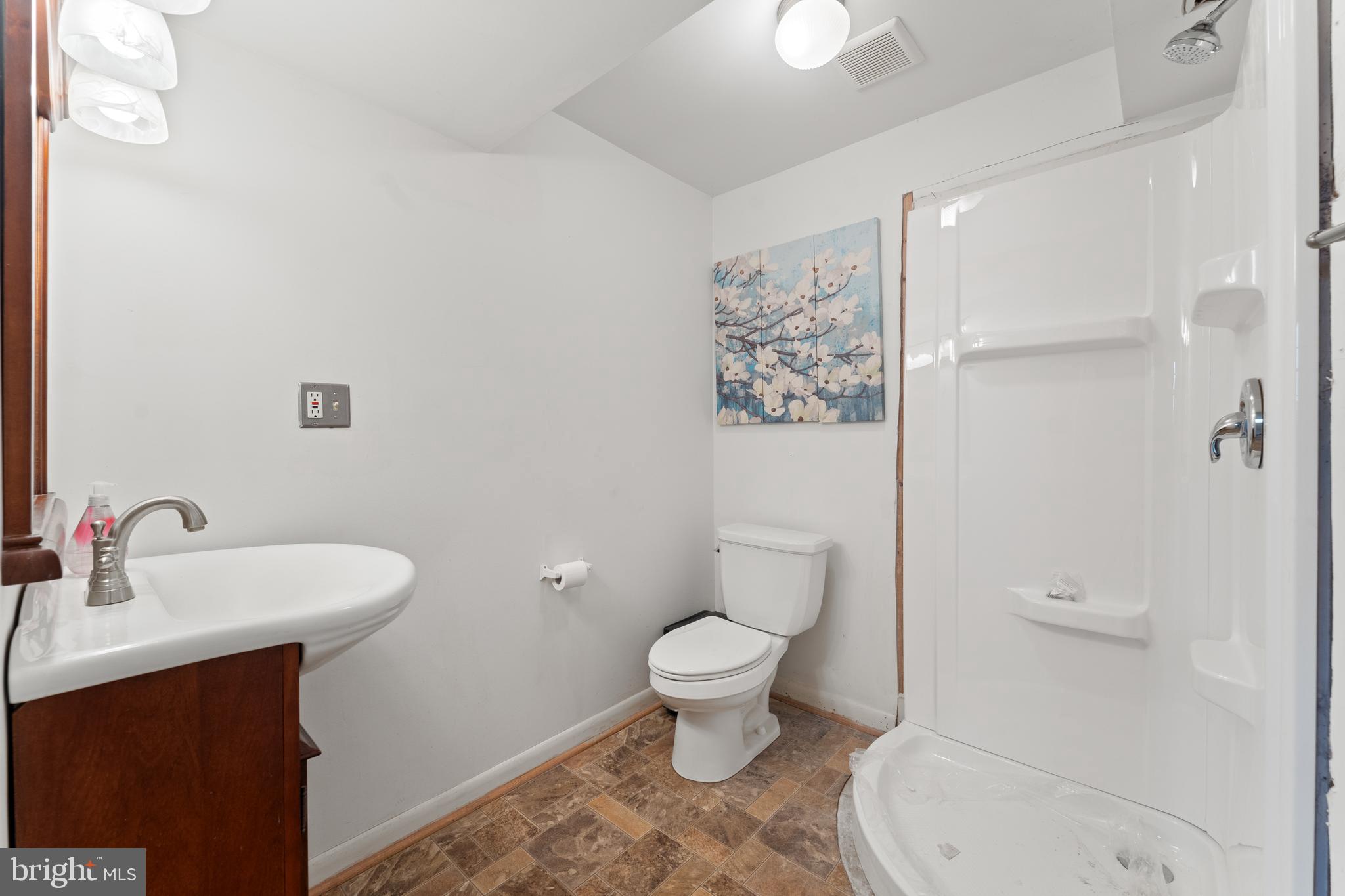 MOTTS RUN ESTATES - Residential