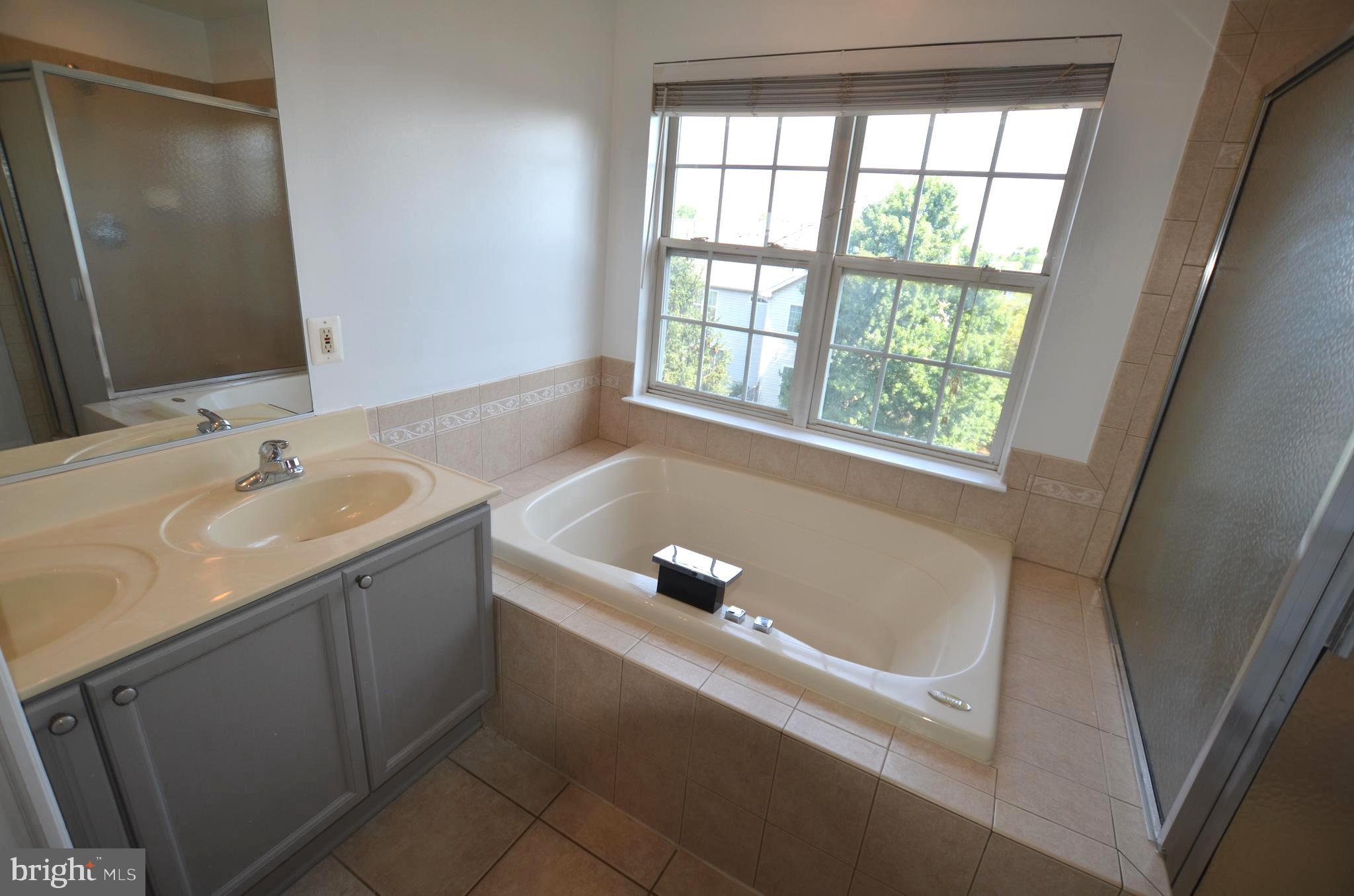 NORTH CROSSING - Residential Lease