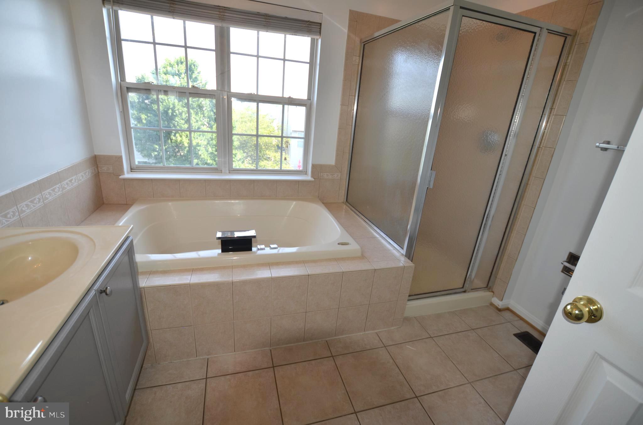 NORTH CROSSING - Residential Lease