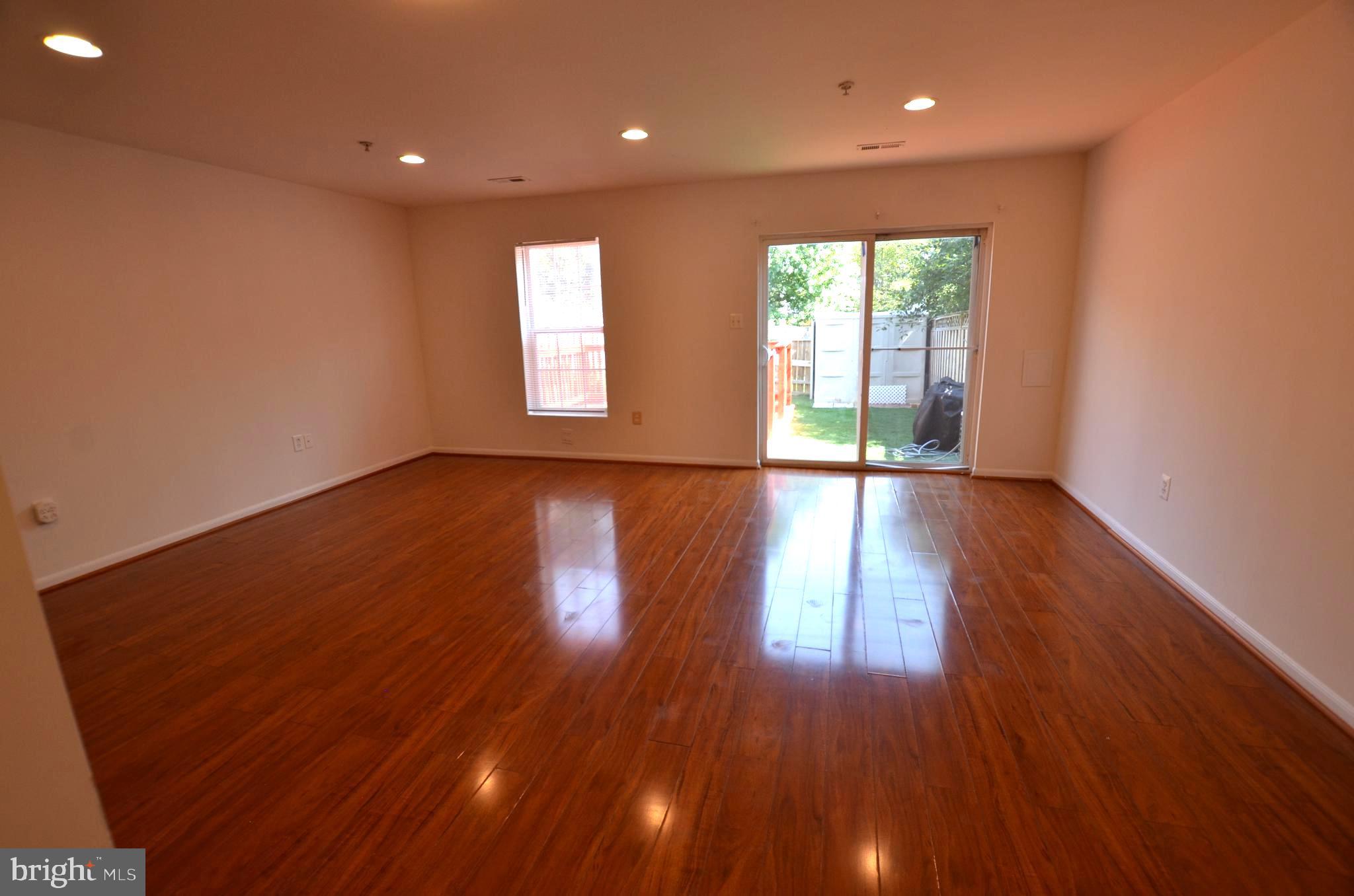 NORTH CROSSING - Residential Lease