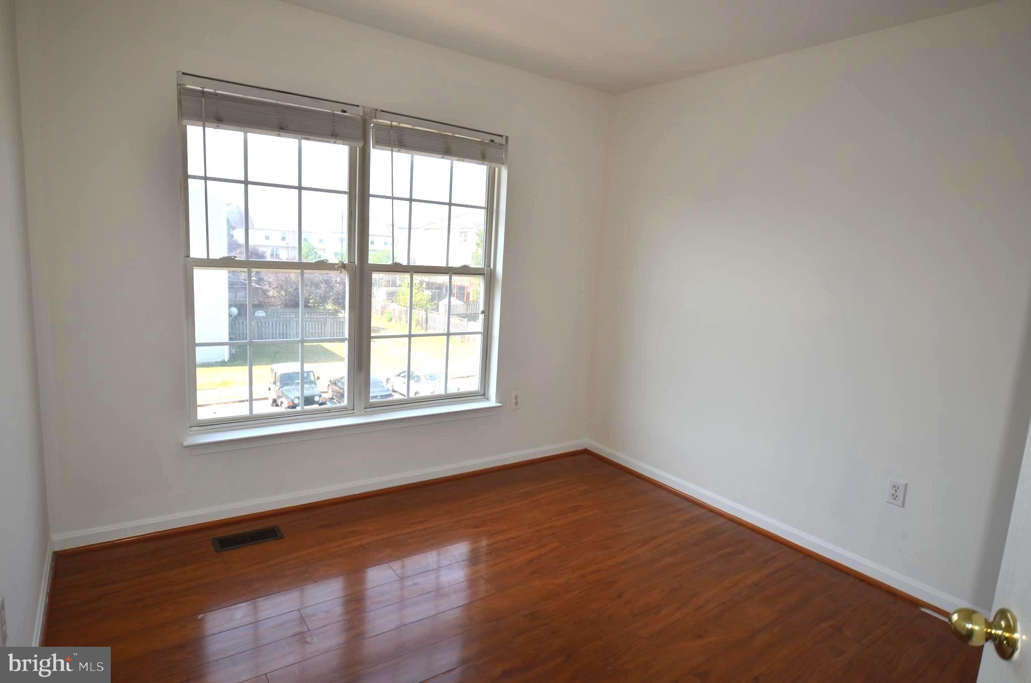 NORTH CROSSING - Residential Lease