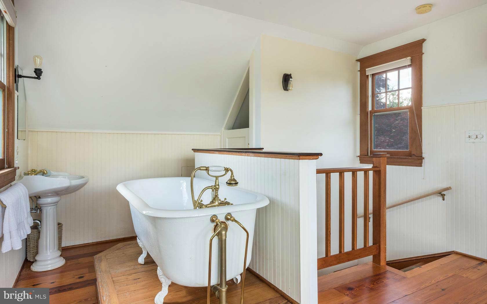 EASTPORT - Residential