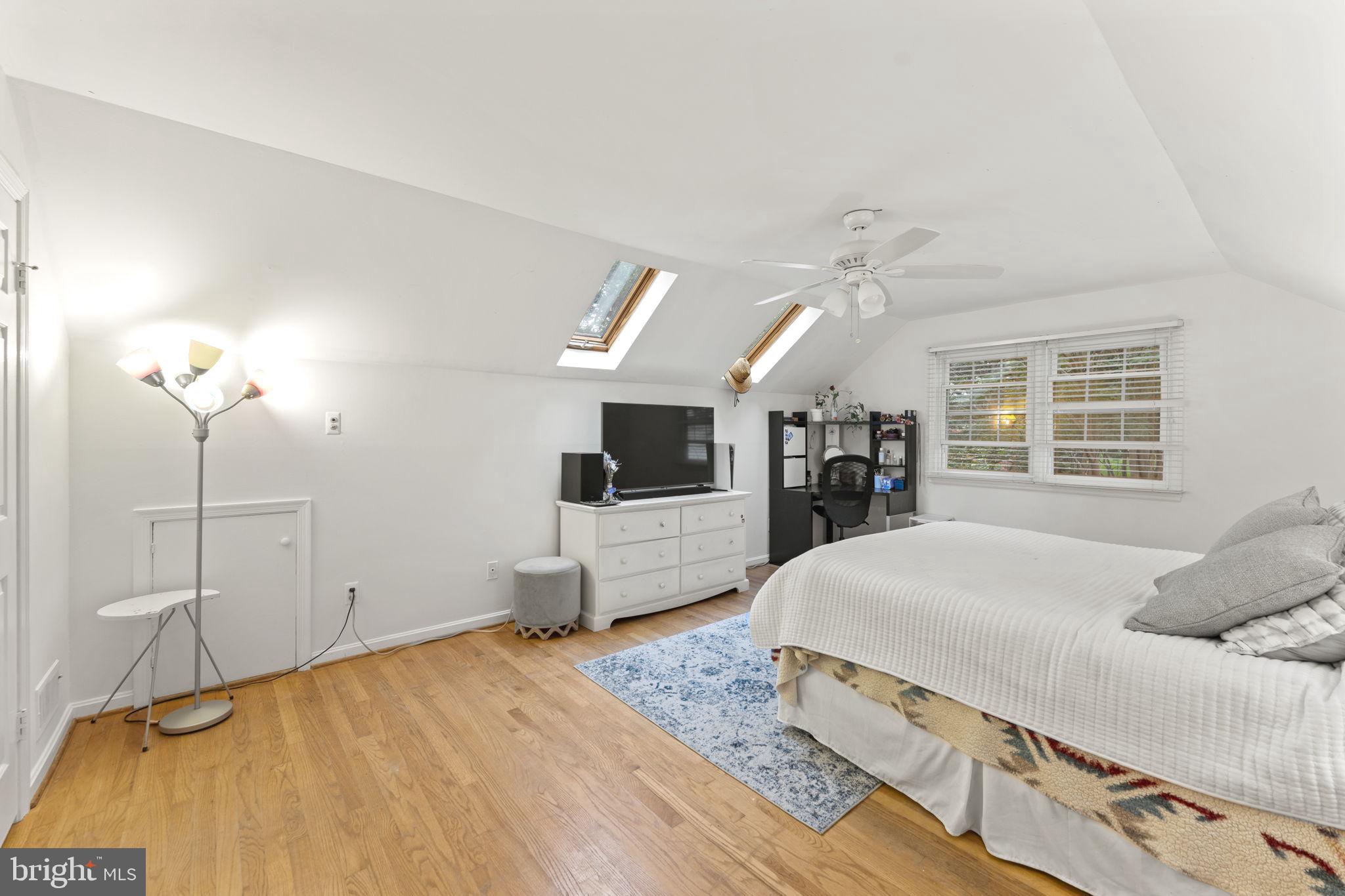 CAMELOT - Residential