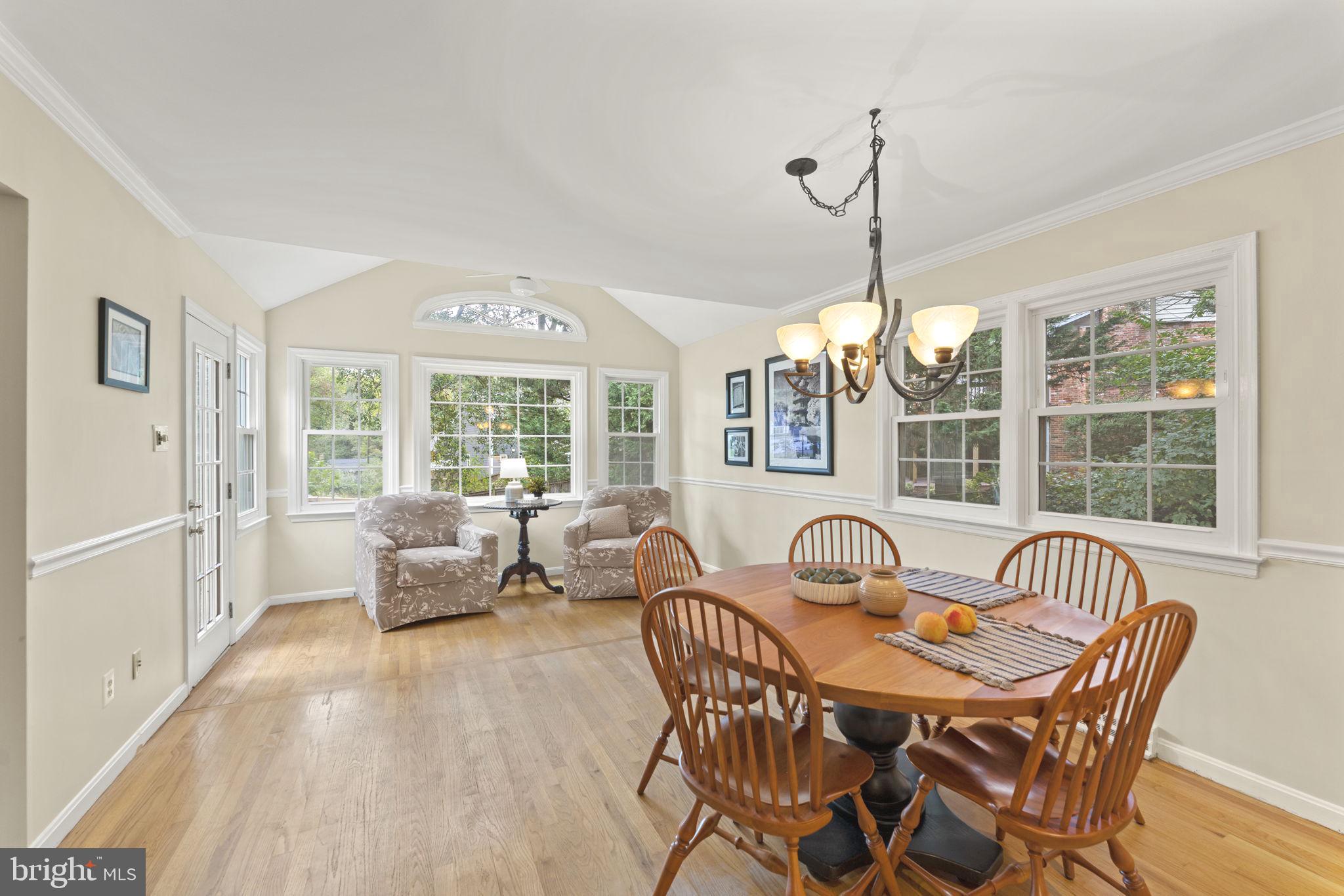 CAMELOT - Residential