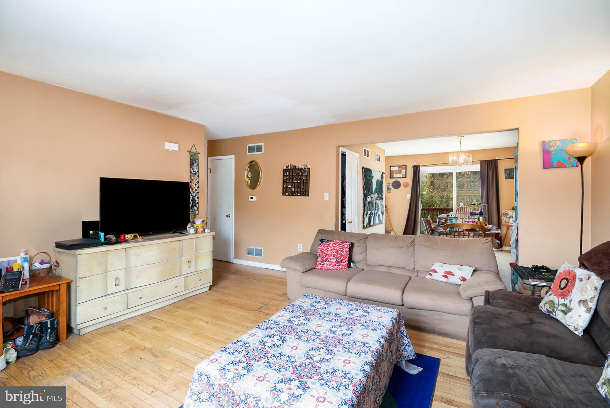 VILLAGE OF VALLEY GREEN - Residential
