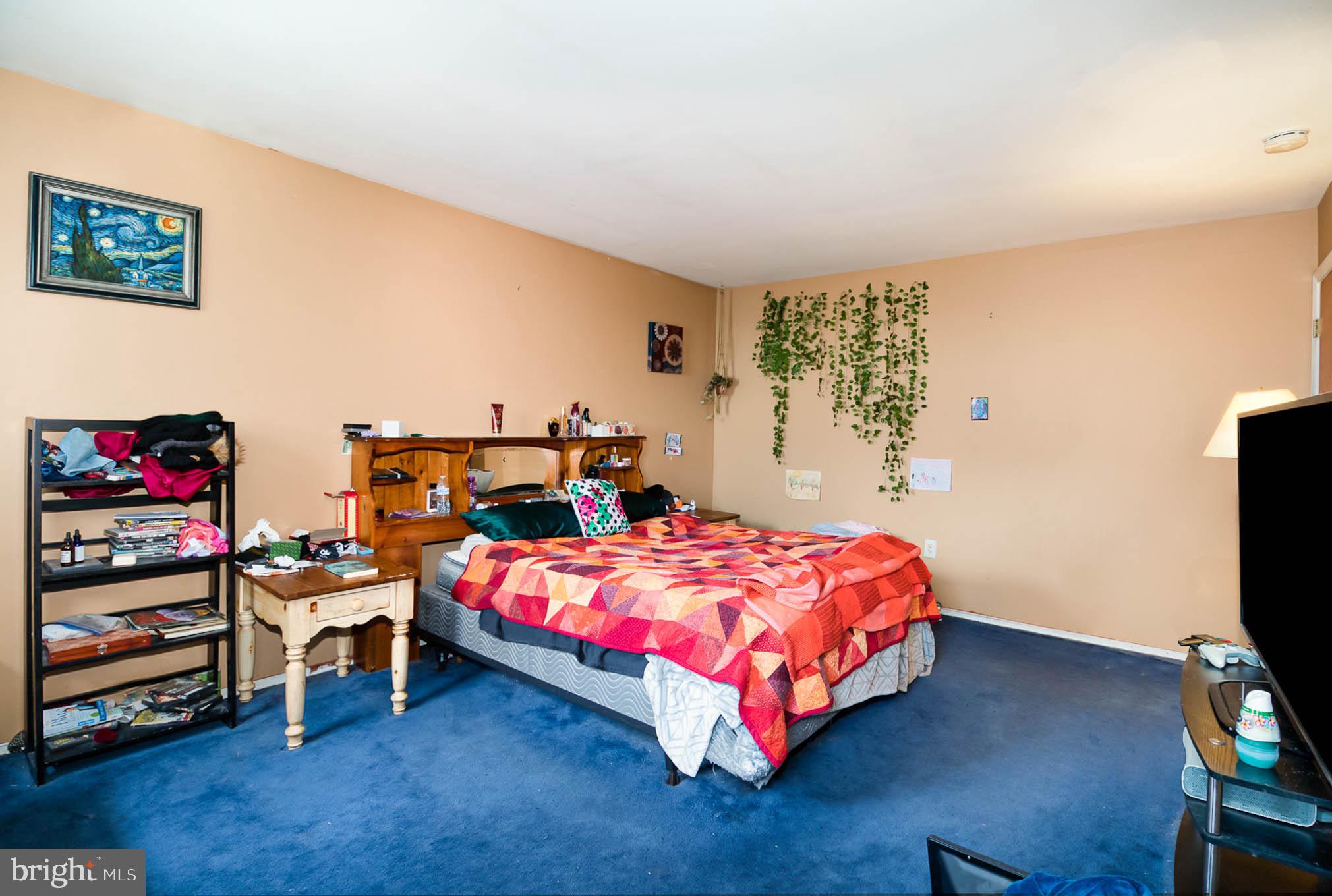 VILLAGE OF VALLEY GREEN - Residential