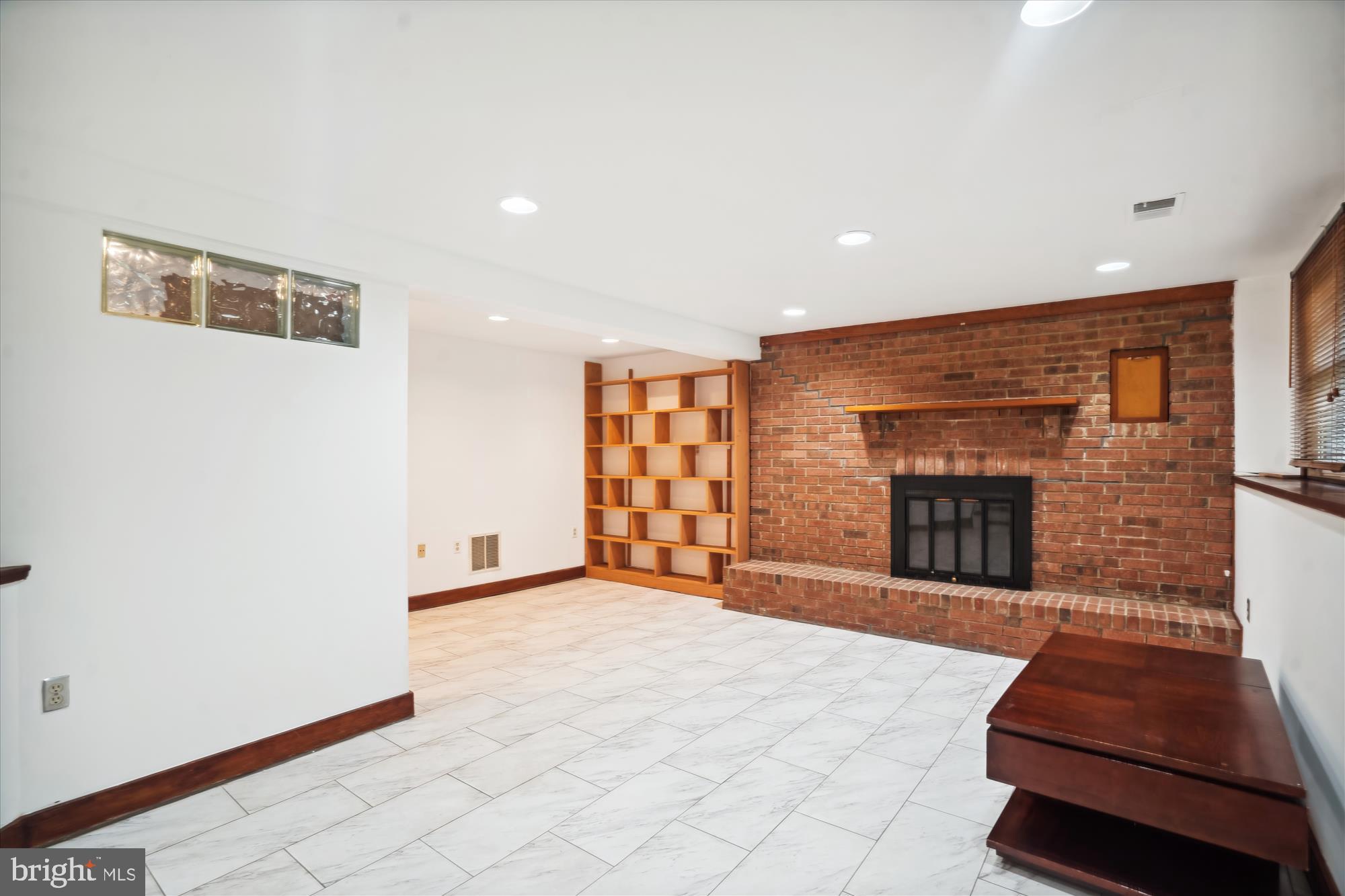 VILLAGE OF OWEN BROWN - Residential