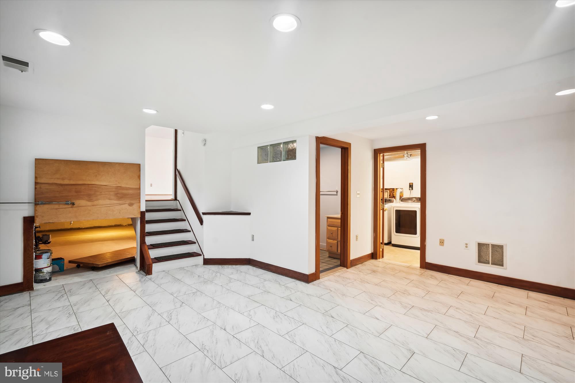 VILLAGE OF OWEN BROWN - Residential