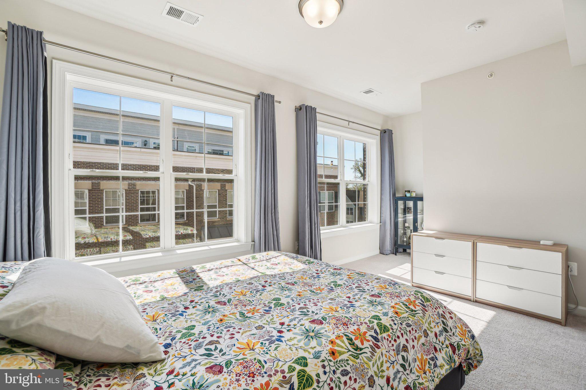 COLLEGE PARK - Residential