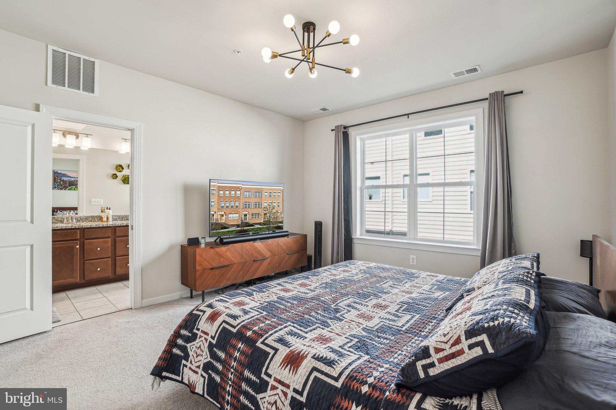 COLLEGE PARK - Residential