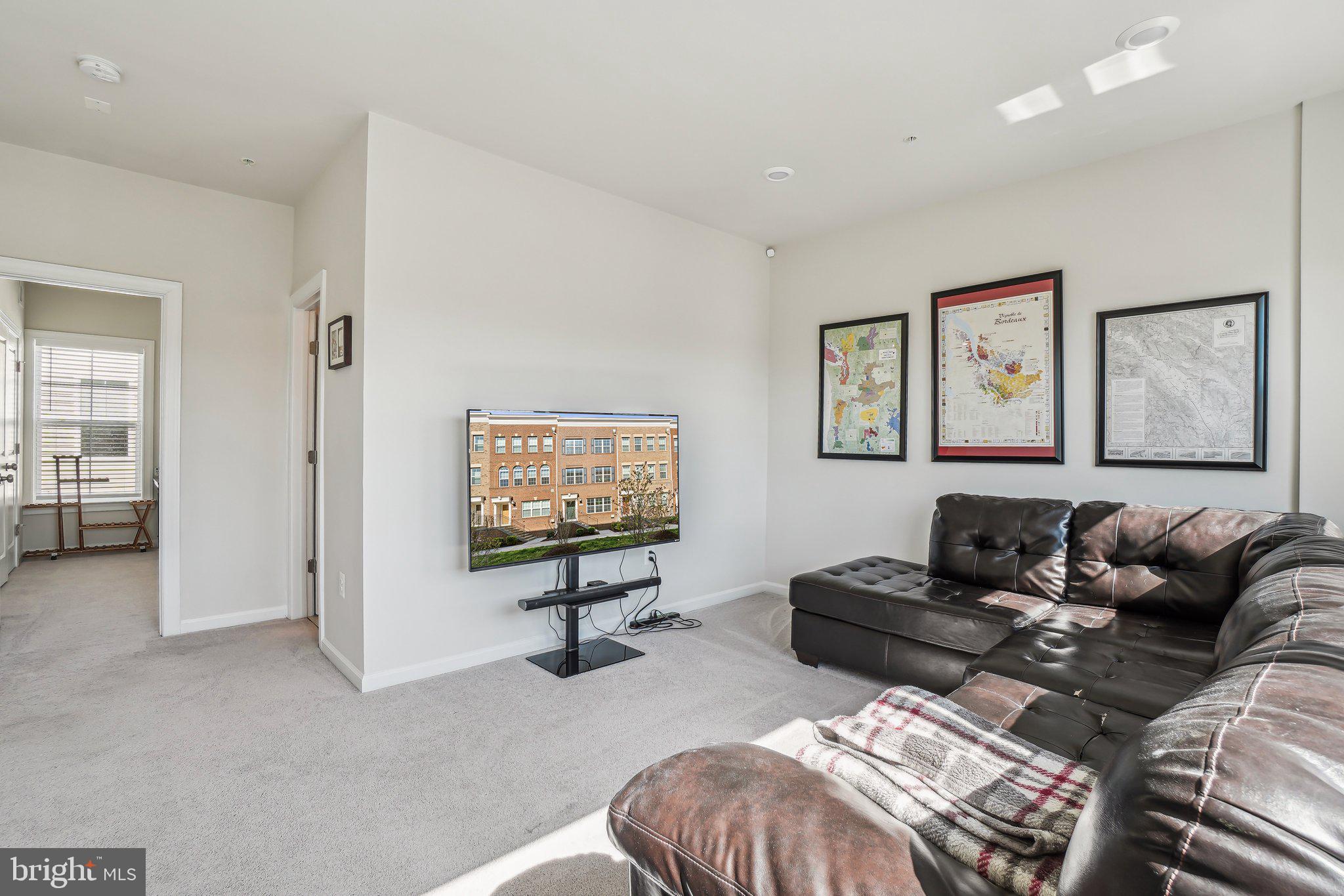 COLLEGE PARK - Residential