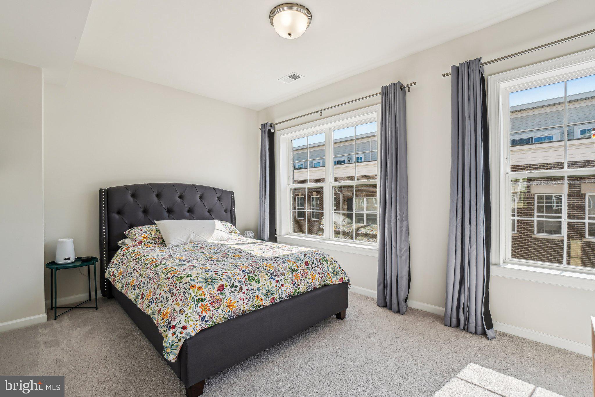 COLLEGE PARK - Residential