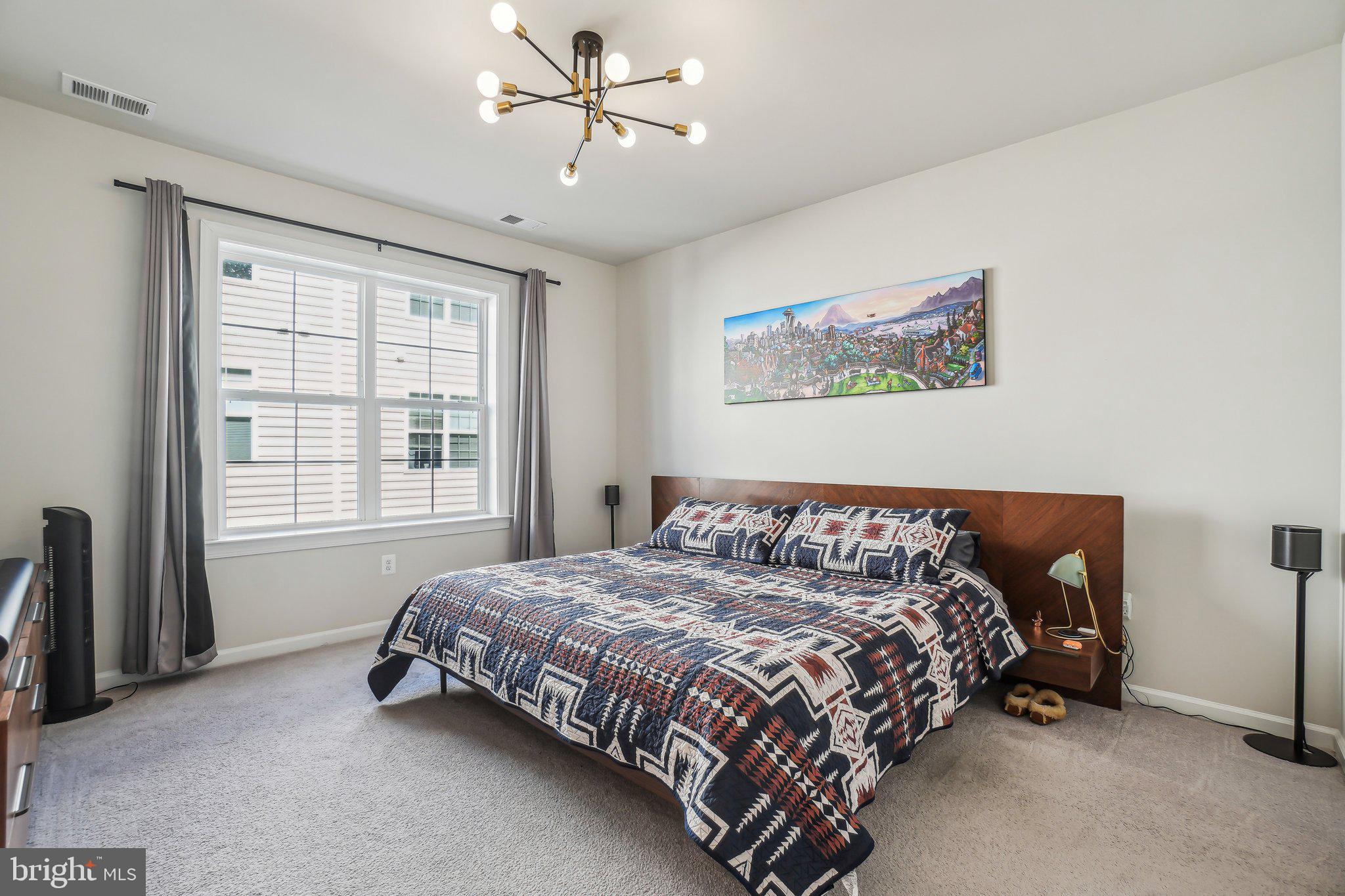 COLLEGE PARK - Residential